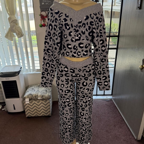 Set - Picture 8 of 12